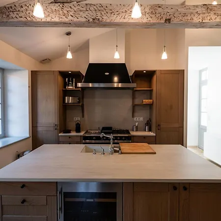 La Du Mestre Villa Uza