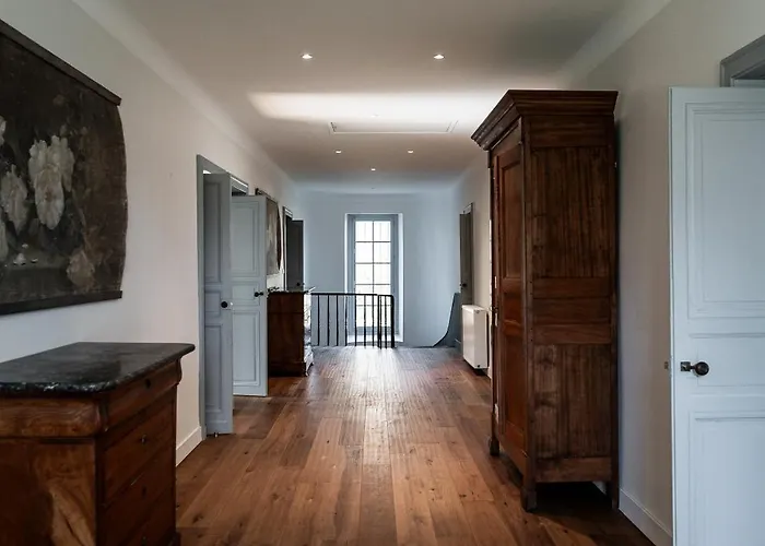 La Du Mestre Villa Uza