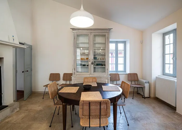 La Du Mestre Villa *